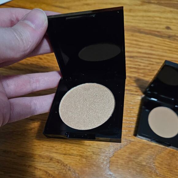 LOT Shades by Shan Highlighter Irma (Cool Gold) & Matte Bronzer Latte - Picture 4 of 8